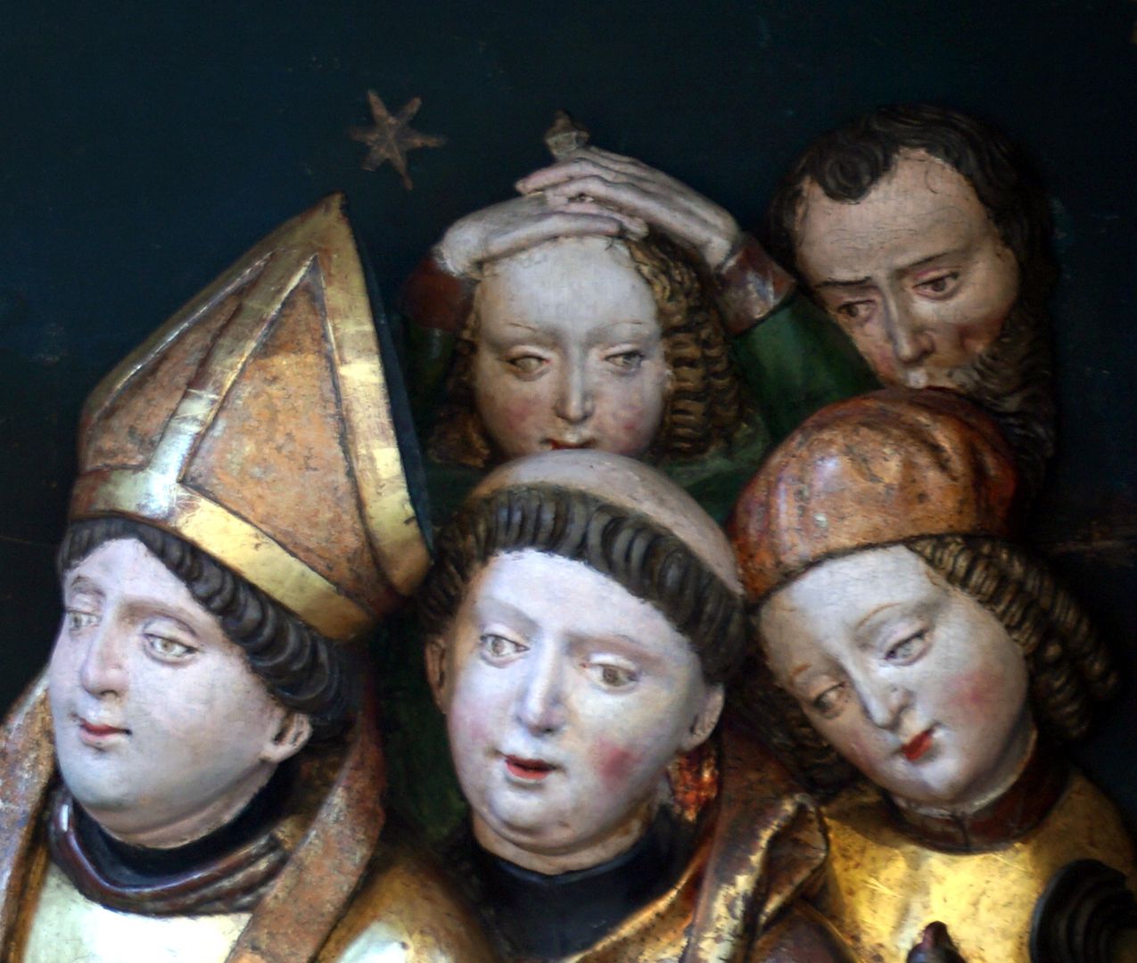 Annen- oder Sippen-Altar Predella, rechte Gruppe von Heiligen, Detail