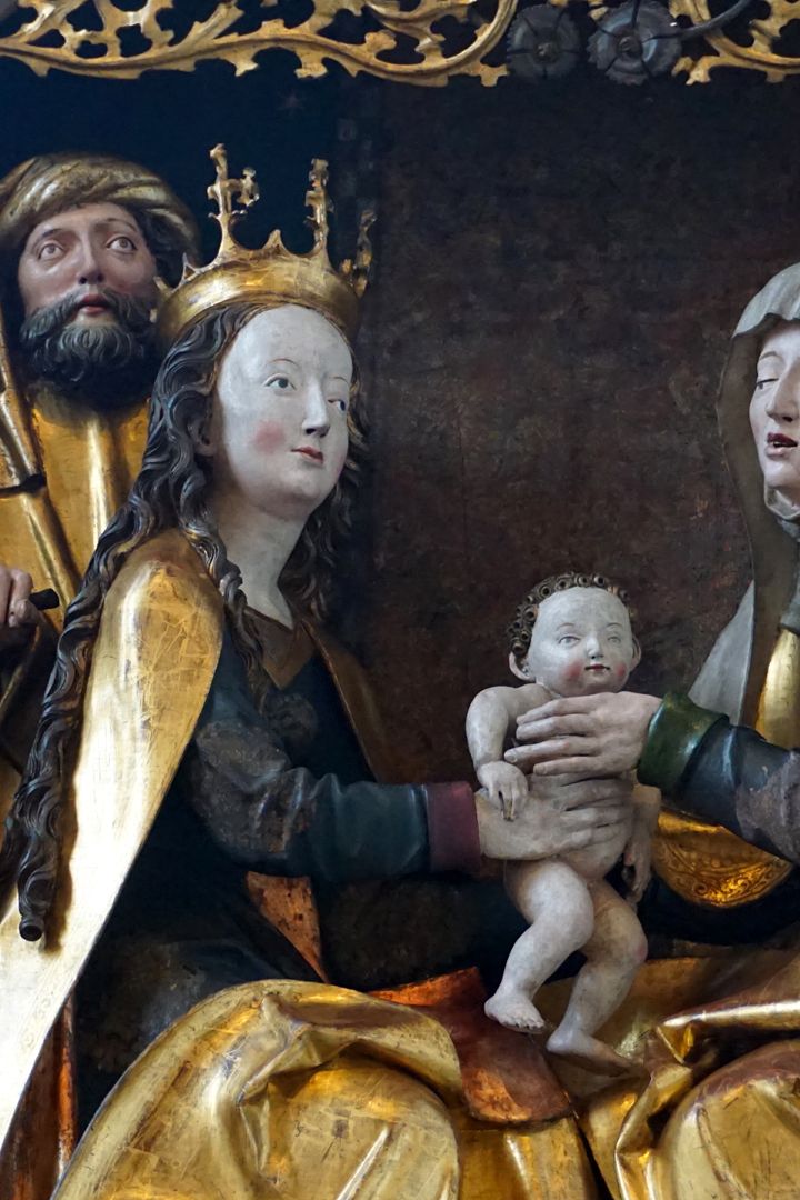 Annen- oder Sippen-Altar Mittelschrein, Maria mit dem Kinde