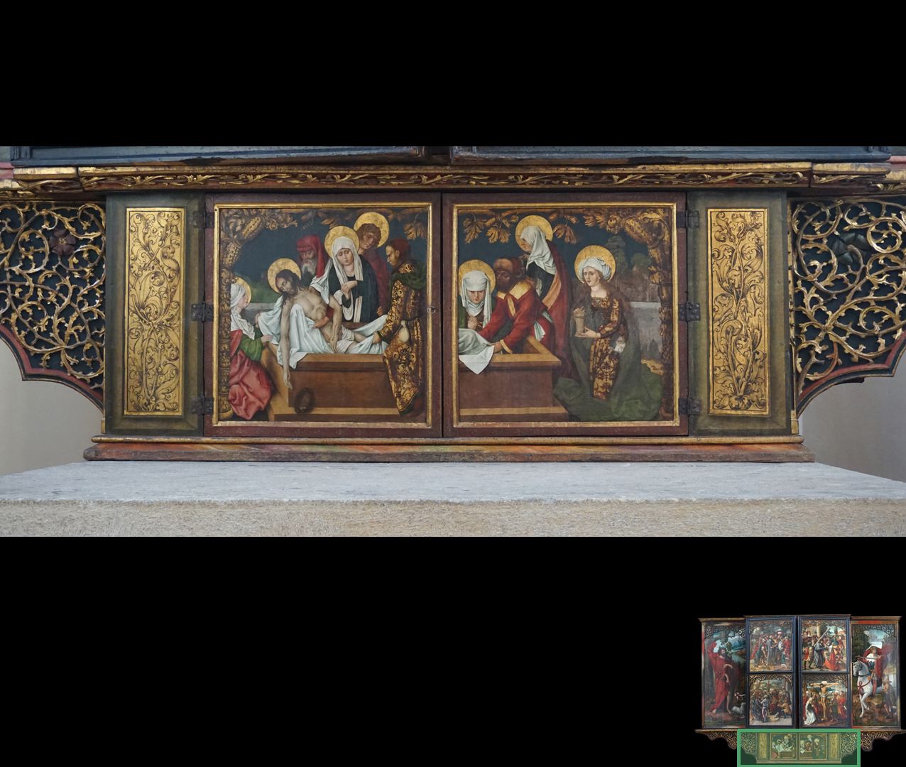 Hochaltar / Schwabach / zweite Wandlung Predella mit geschlossenen Flügeln / Grablegung Christi