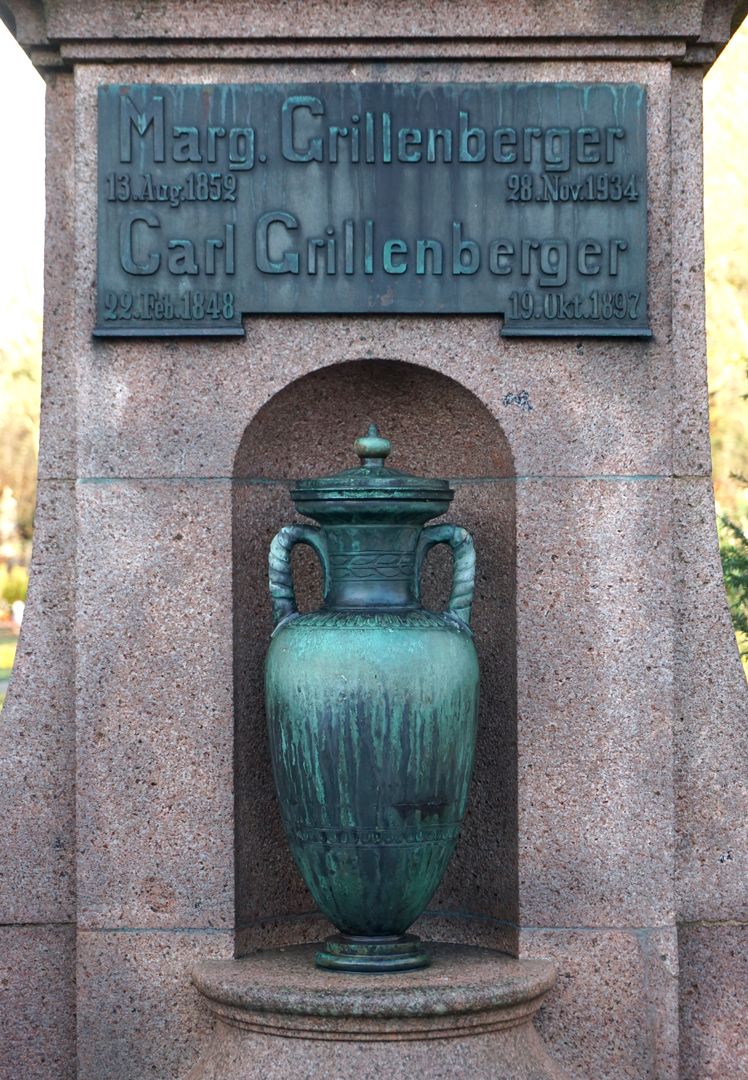 Grabdenkmal Carl Grillenberger Inschrift Eheleute, Margarethe (geb. Reuter) und Carl Grillenberger