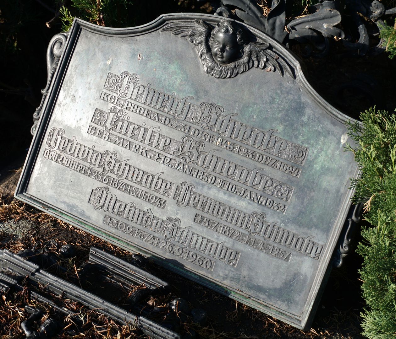 Johannisfriedhof Grabstätte 778 Inschrifttafel der Familie Schwabe