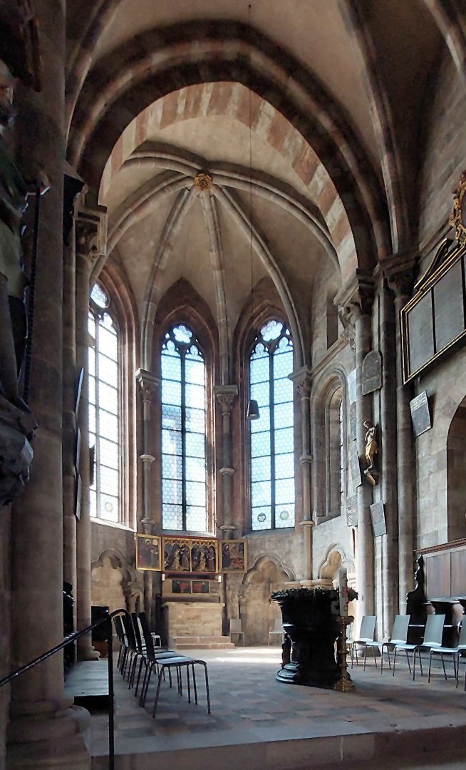 Taufbecken Standort im Westchor