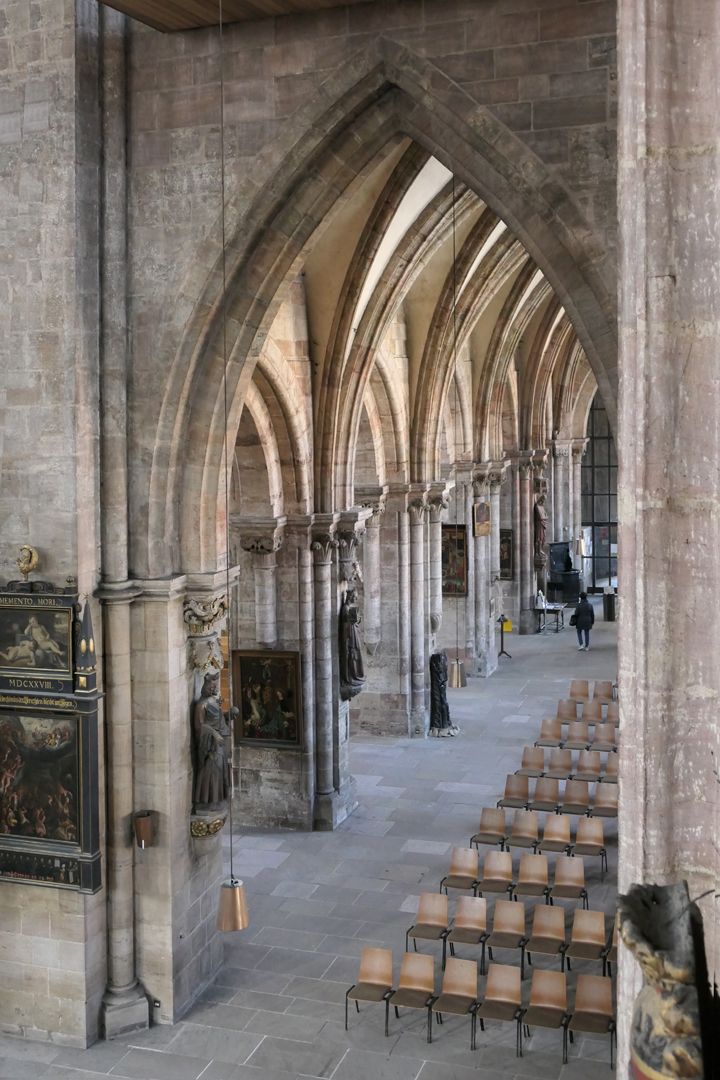 Die Sebalduskirche als Architektur Blick in das Nordschiff vom Schatzkammerchörlein aus