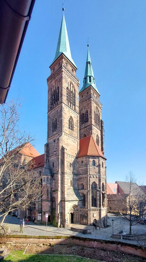 Die Sebalduskirche als Architektur St. Sebald von NW