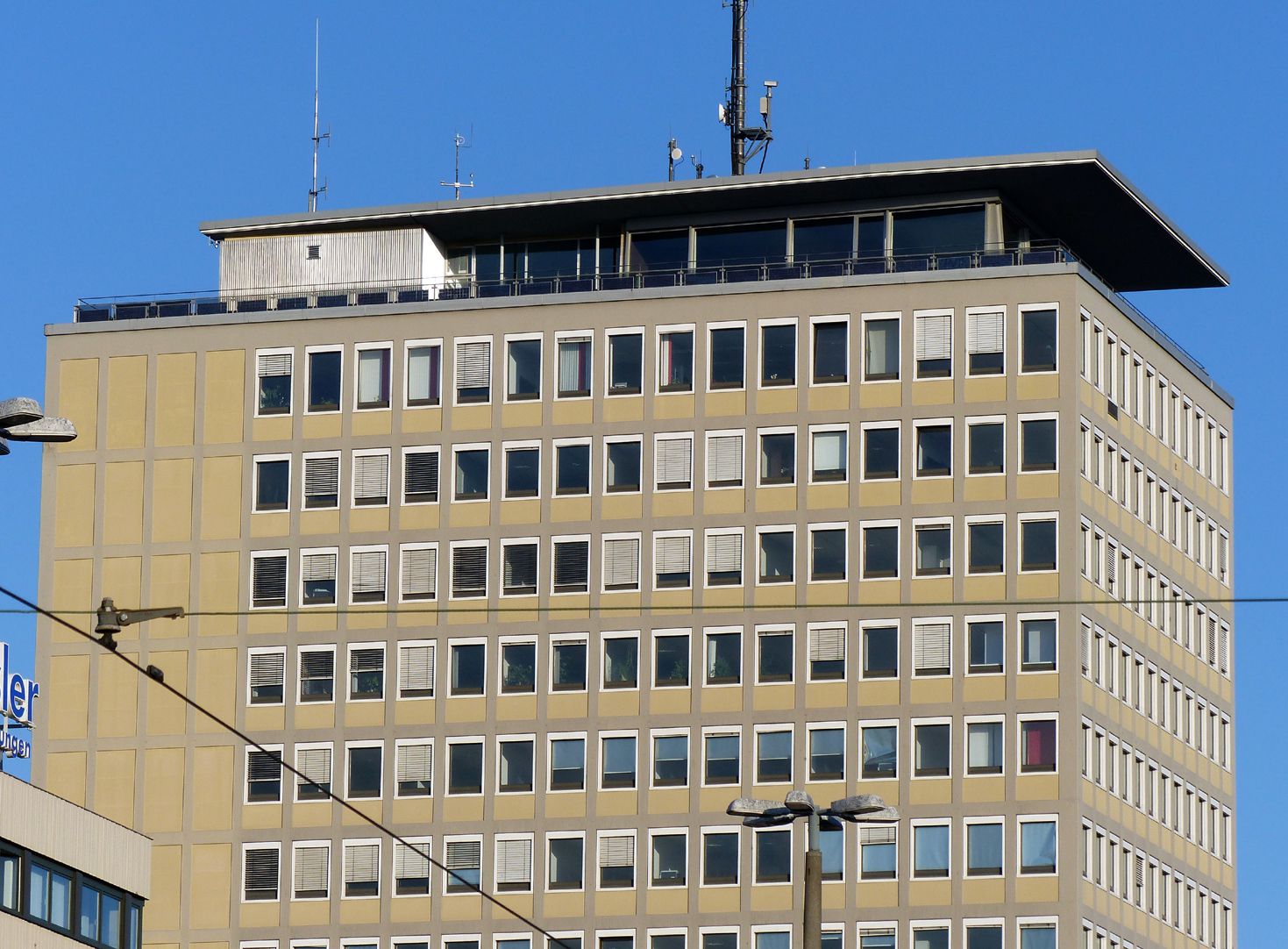 Plärrerhochhaus obere Geschosse mit sog. Teestube von Ost