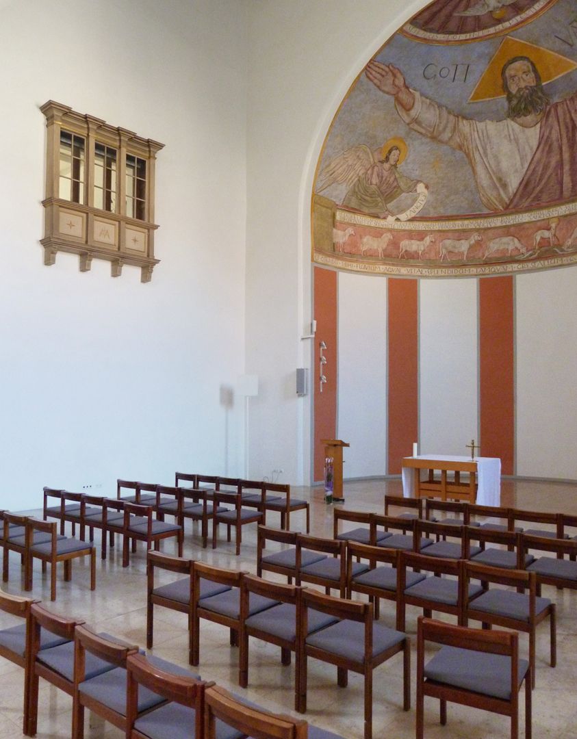 Christus als Weltenherrscher Chorraum mit Apsis und Erker