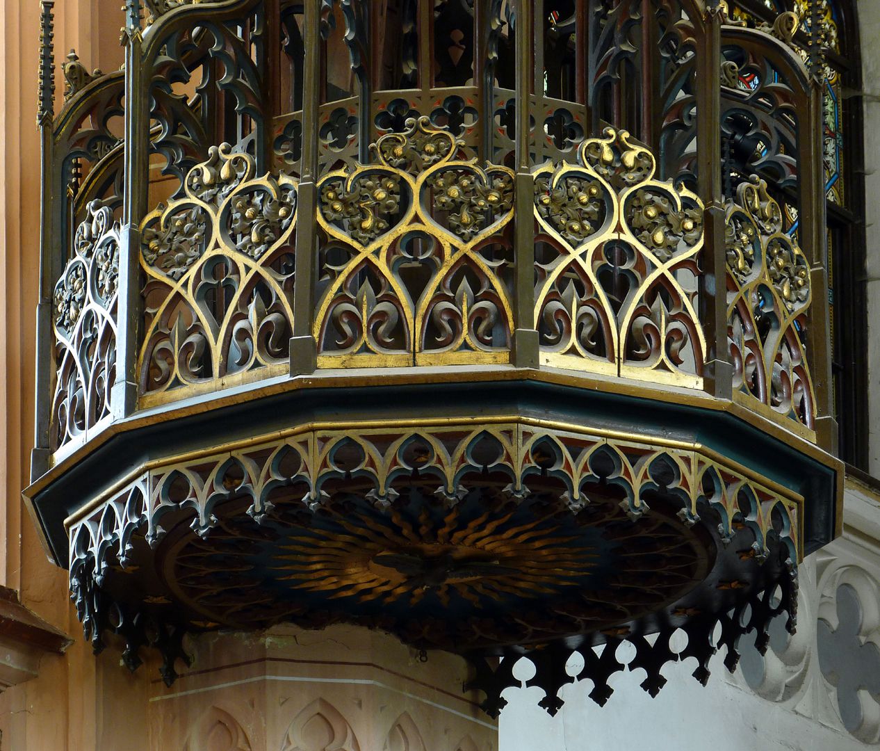 Stadtkirche St. Peter (Sonneberg) Kanzelschalldeckel, Detail. Entwurf Heideloff, Ausführung Paul Gottlieb Hartung