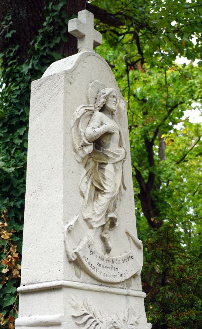 Tobias Weiss / Grabstätte Der Auferstandene / "Ich gehe hin euch die Stätte zu bereiten, auf dass ihr seid wo ich bin"