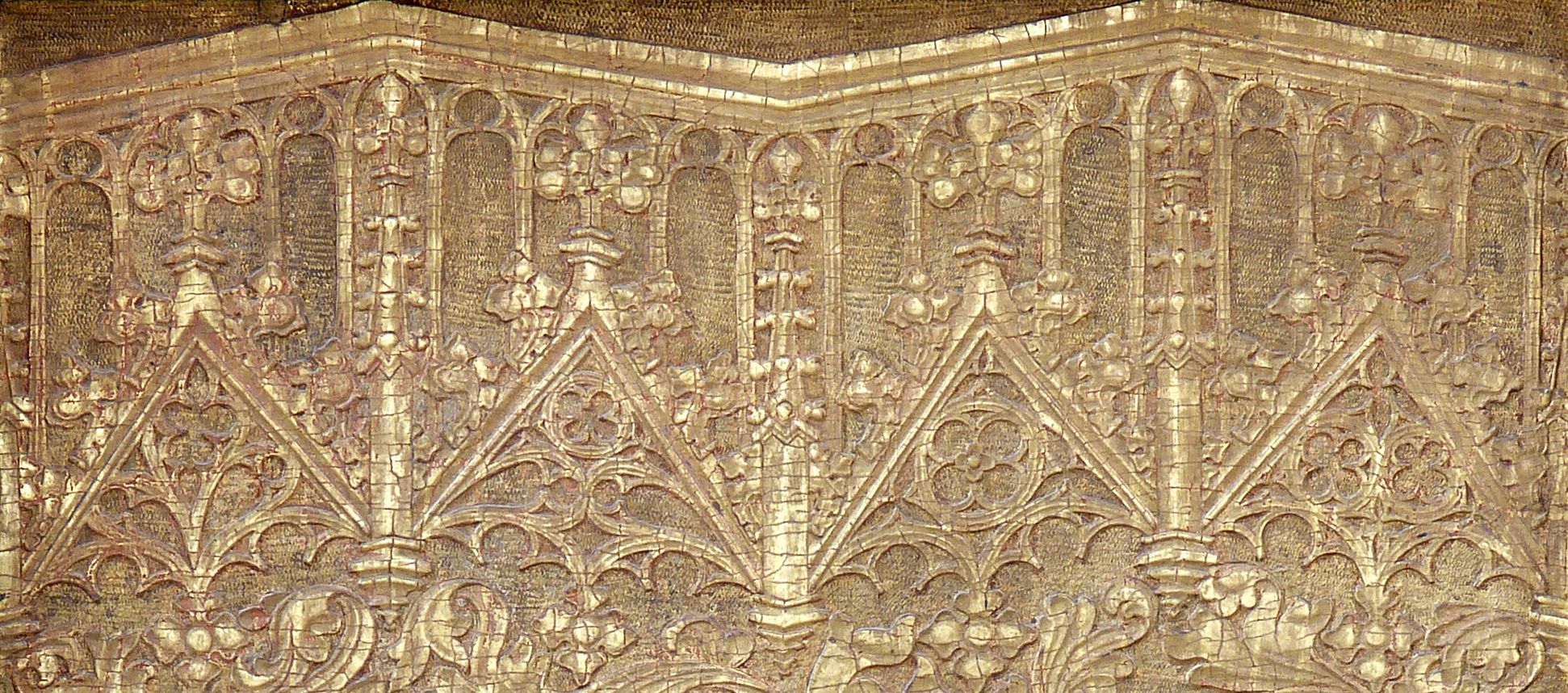 Tucheraltar Rechte Flügelseite, Flachrelief mit Wimpergbaldachinen