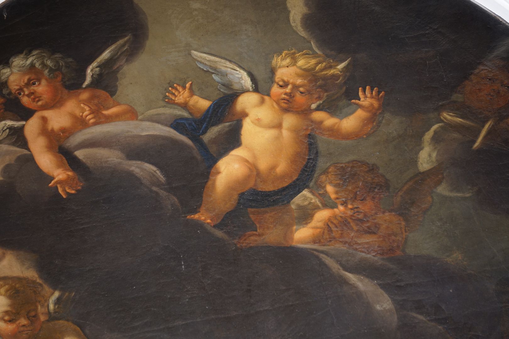 Beweinung Christi Ergänzung Johann Daniel Preißlers mit einer Wolkengloriole und Engeln, Detailansicht
