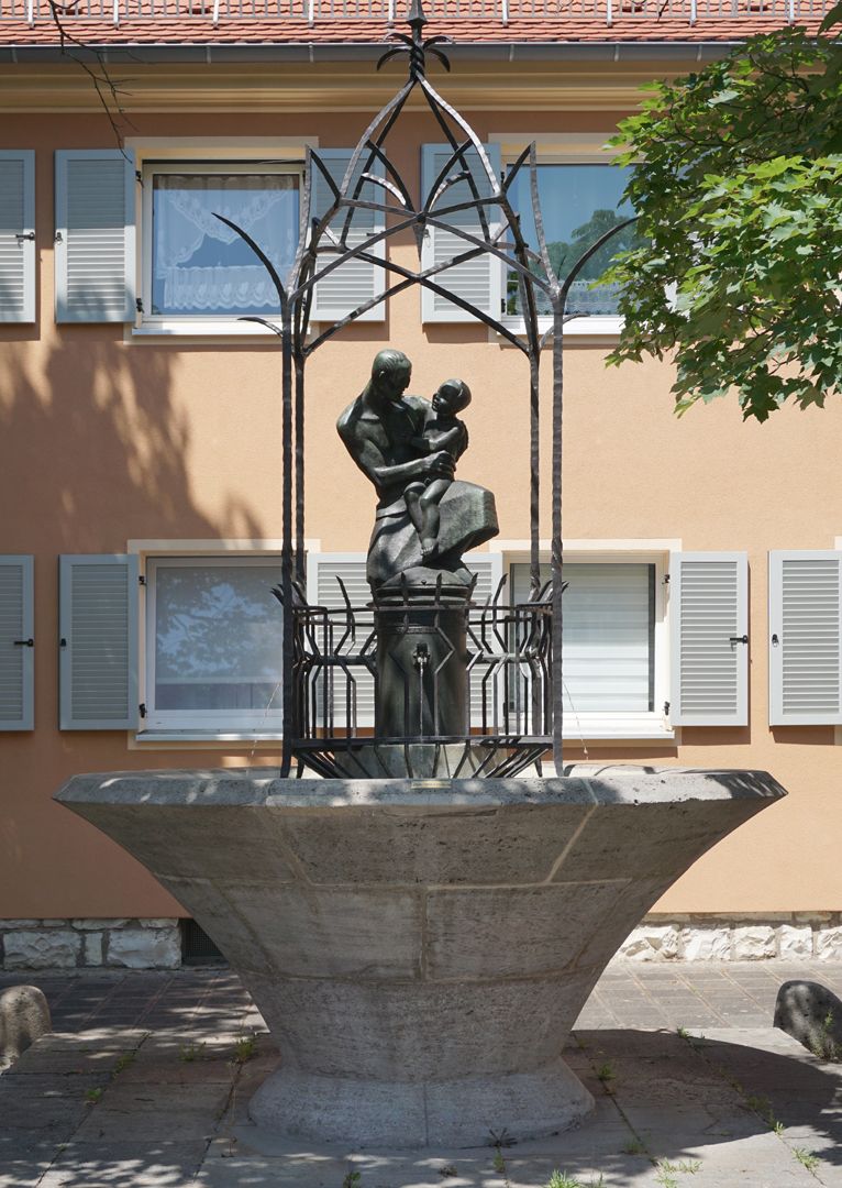 Father-and son-fountain 