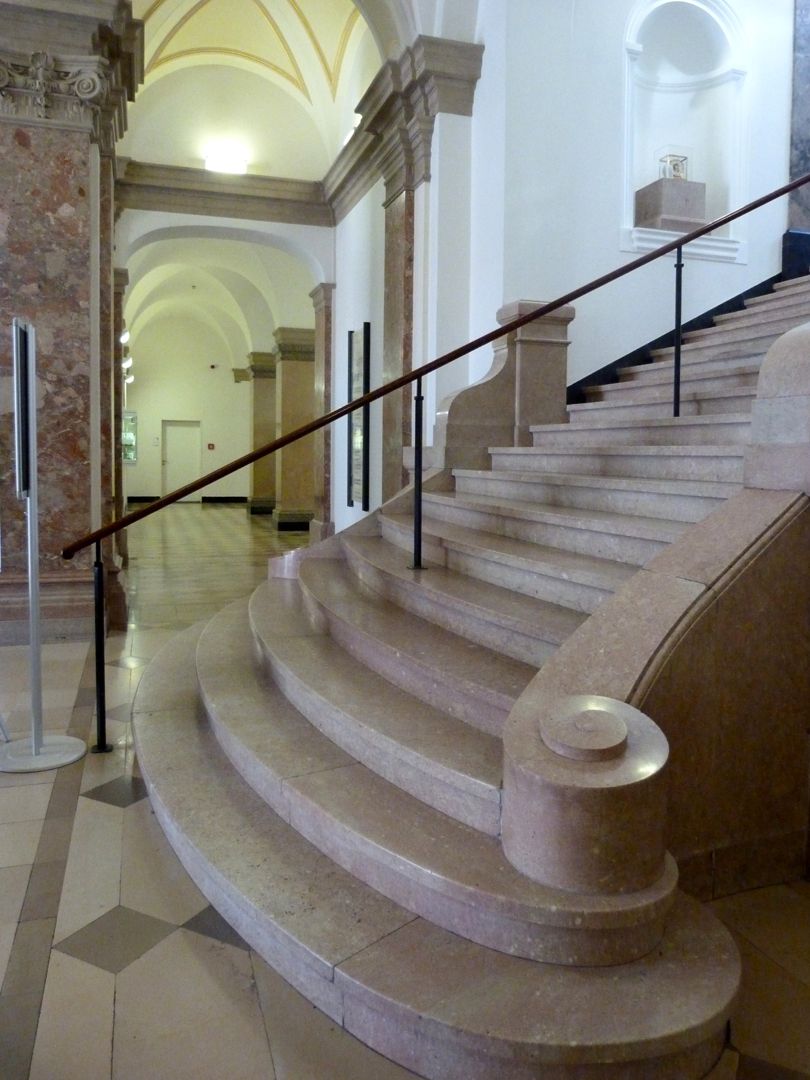 ehem. Bayerische Landesgewerbeanstalt (Gewerbemuseum) Vestibül, Treppenaufgang