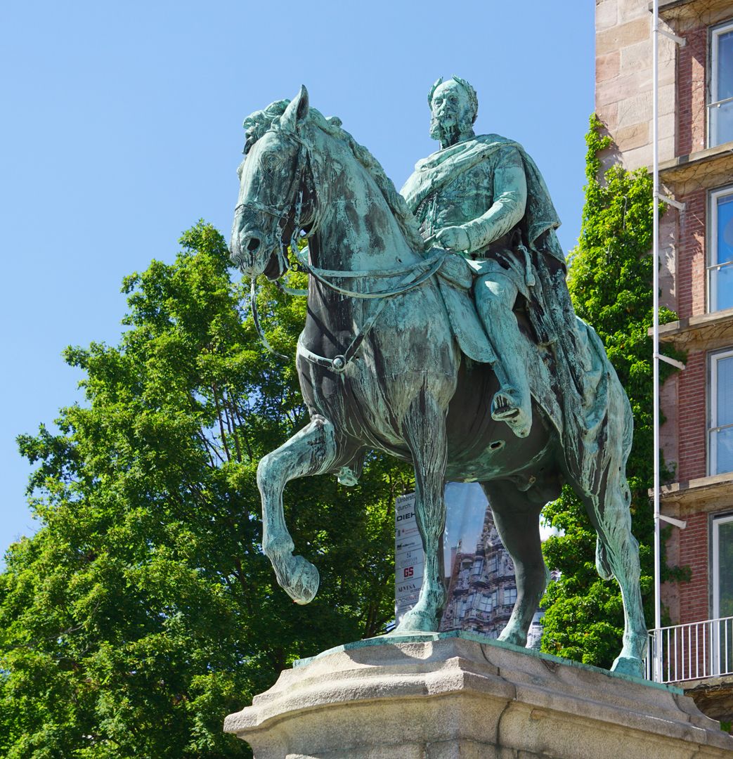 Reiterstandbild Kaiser Wilhelm I. Vorderansicht von Nordost