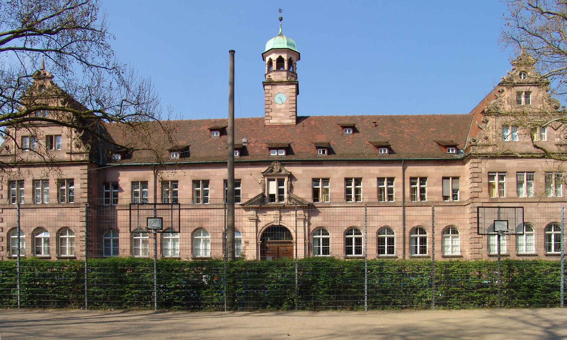 Hauptgebäude des Klinikum Nord Frontalansicht