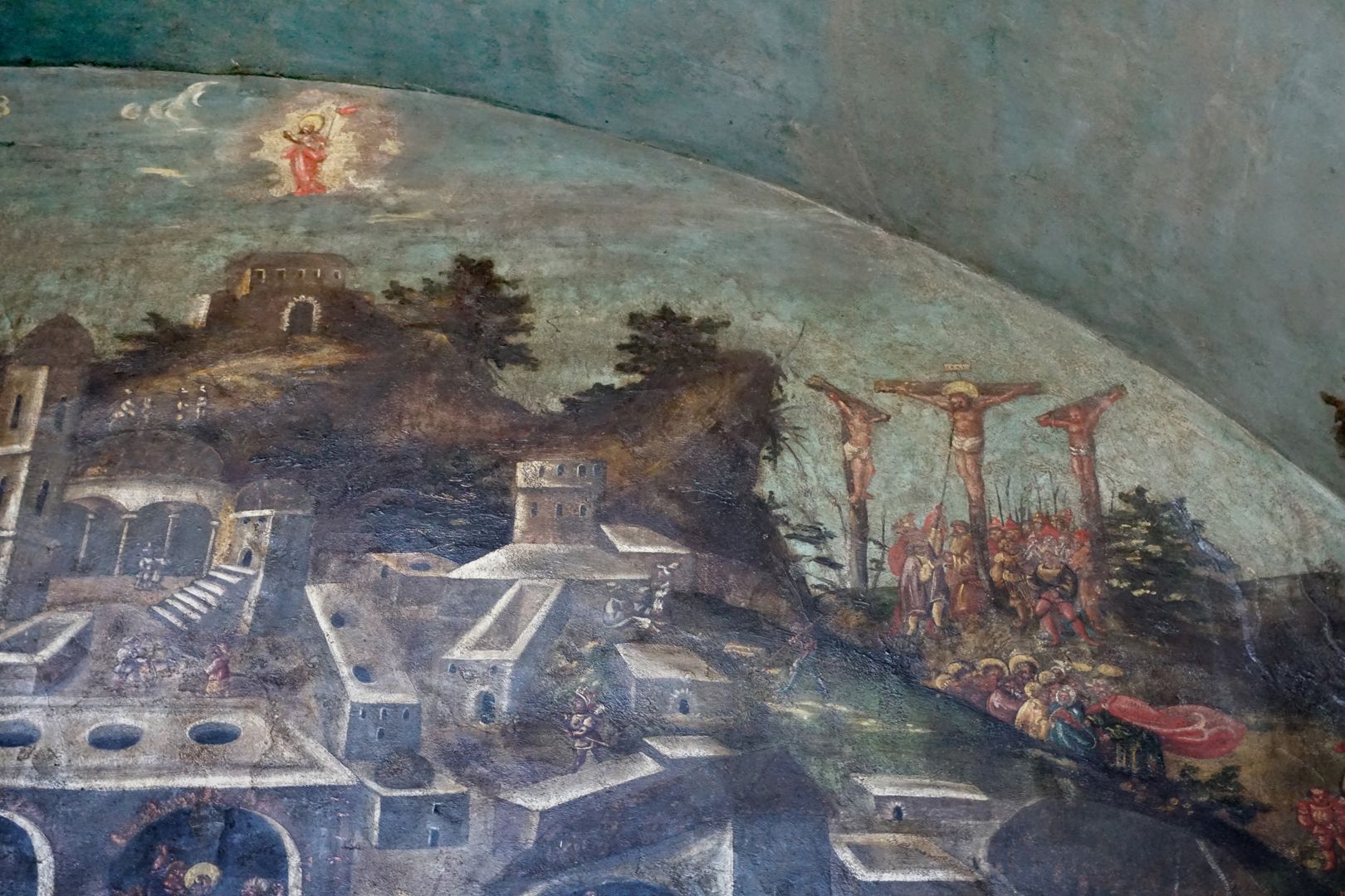 Wandmalerei der Grablegung obere rechte Ecke des Hauptfeldes der Nische, Kreuzigungsgruppe mit Lanzenstich, davor die zusammengesunkene Maria, von Johannes gestützt. Links oben: Christi Himmelfahrt