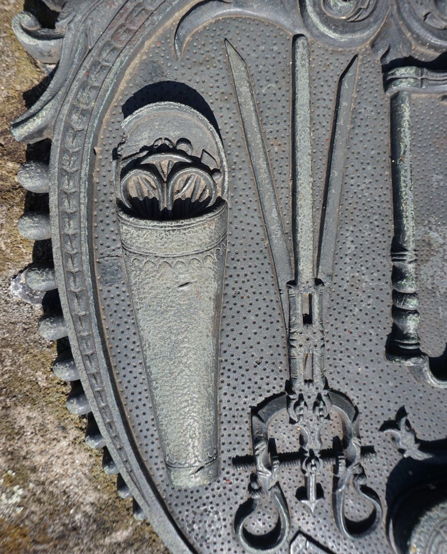 Der Barbiergesellen Begrebnus Detailansicht mit Köcher für kleinere Instrumente und Trepanier-Schrauben ?