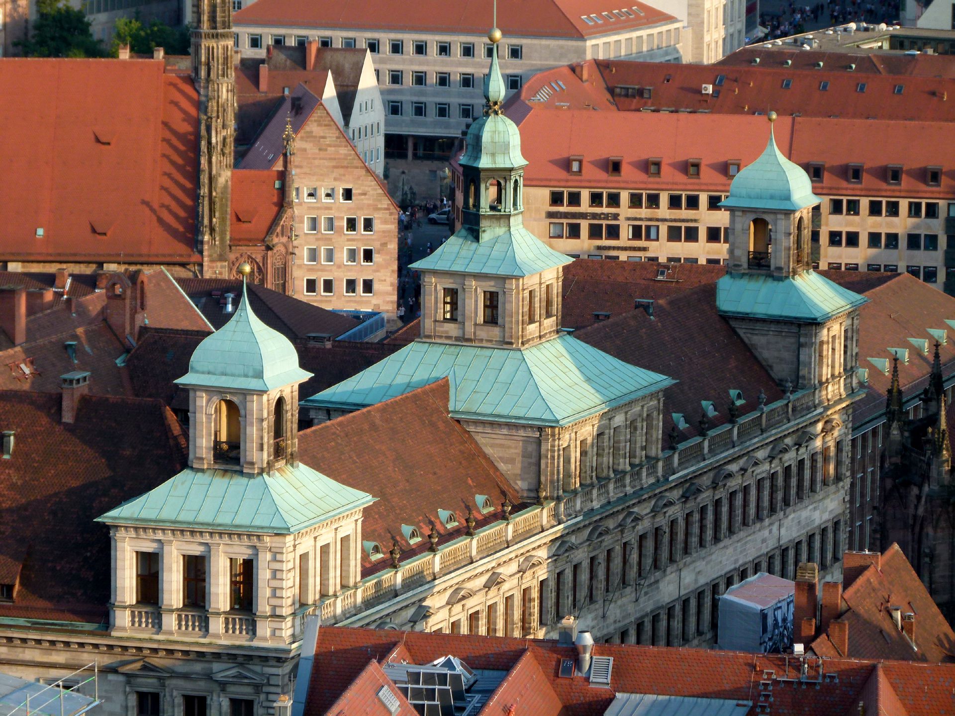 Rathaus, Wolffscher Bau Dachaufbauten von NW