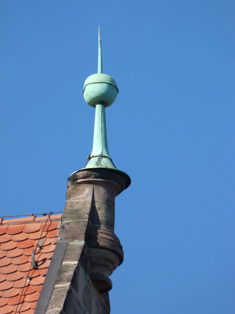 Baumeisterhaus Giebelbekrönung des östlichen Zwerchhauses mit Knauf