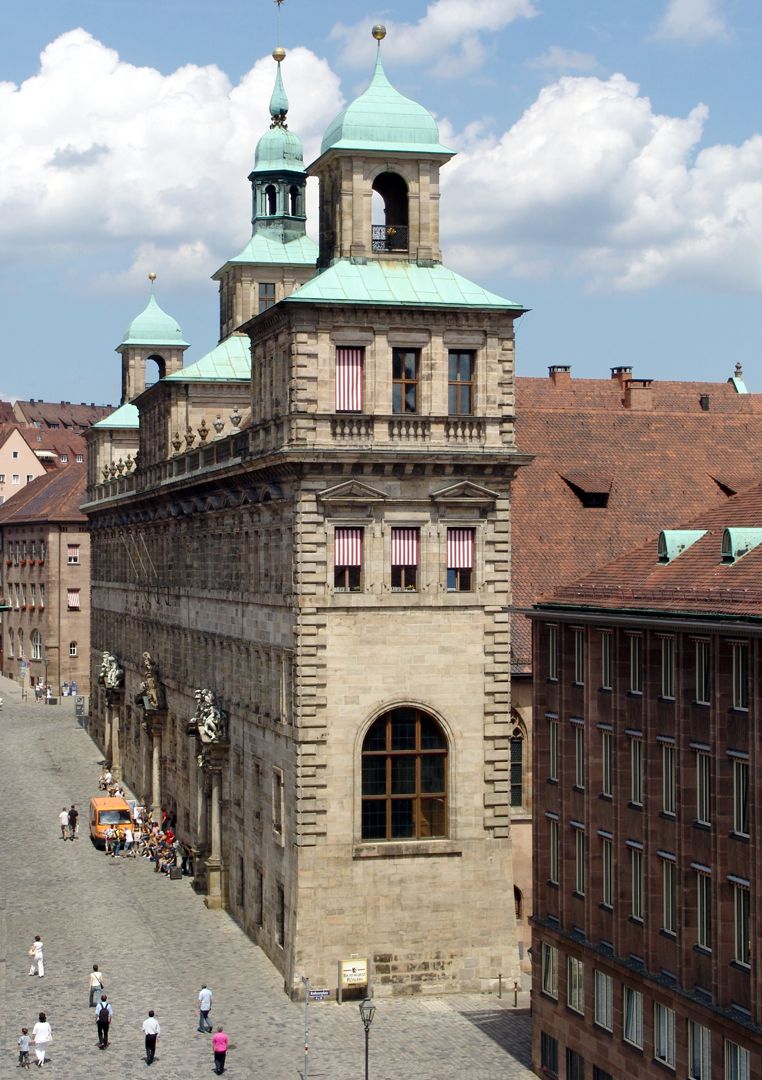 Rathaus, Wolffscher Bau Westfassade von SW, erhöhte Ansicht