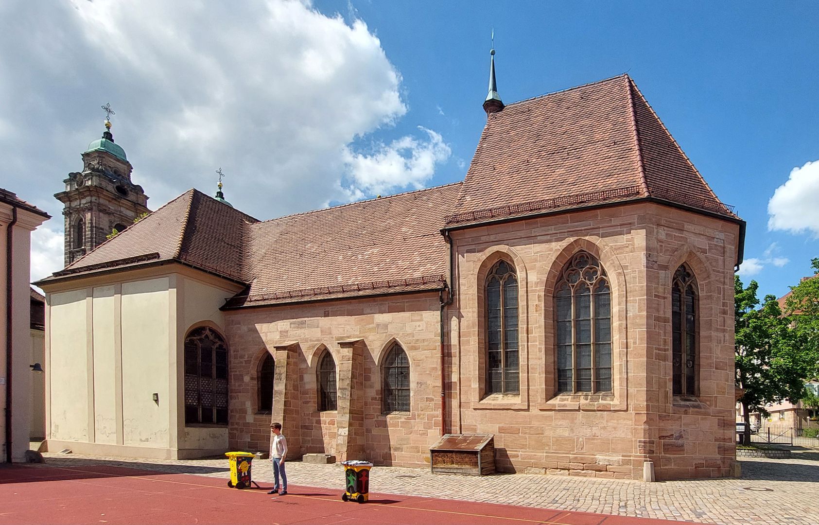 Euchariuskapelle Kapellenabfolge von links nach rechts: Wolfgang, Eucharius und Tetzel