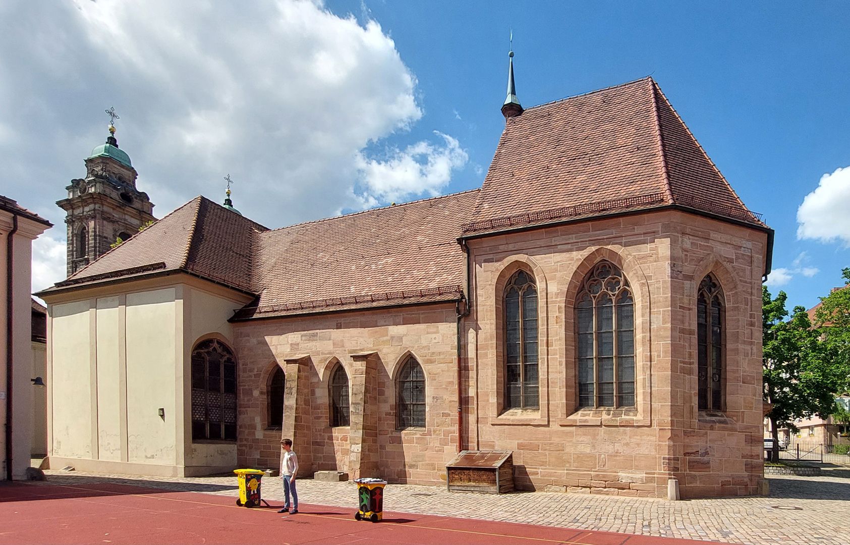 Wolfgangskapelle Kapellenabfolge von links nach rechts: Wolfgang, Eucharius und Tetzel