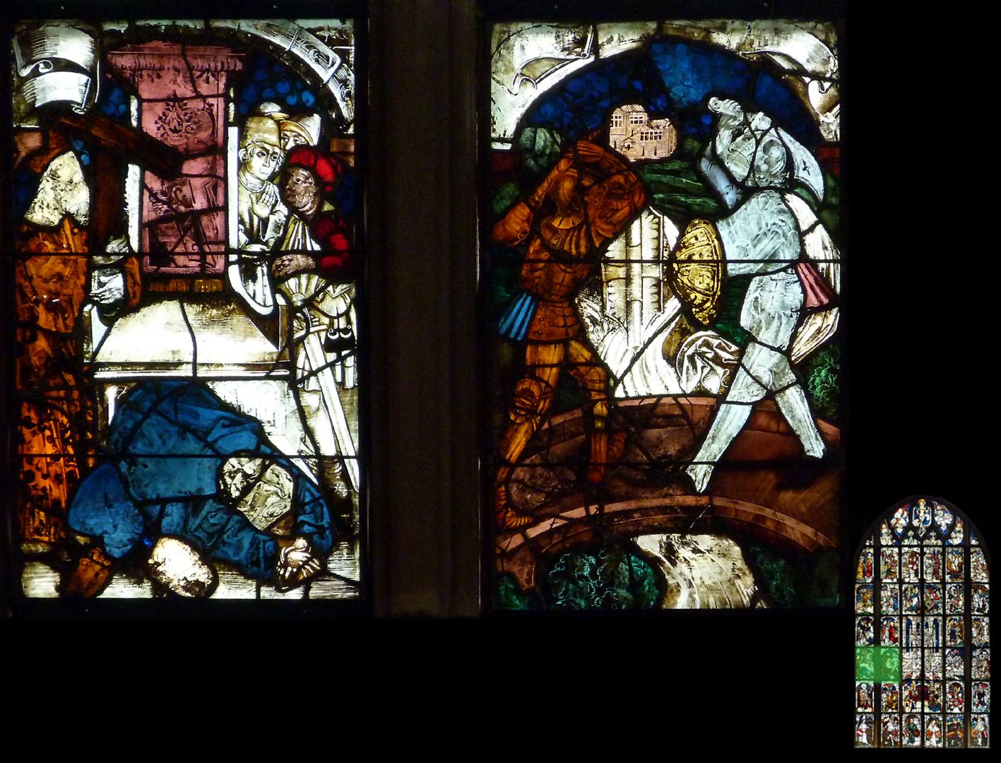 Kaiserfenster Szenen zur Rückeroberung des wahren Kreuzes durch den byzantinischen Kaiser Heraklius. Rechts der Zweikampf mit dem Perserkönig Chosroe und links die anschließende Enthauptung des Frevlers.