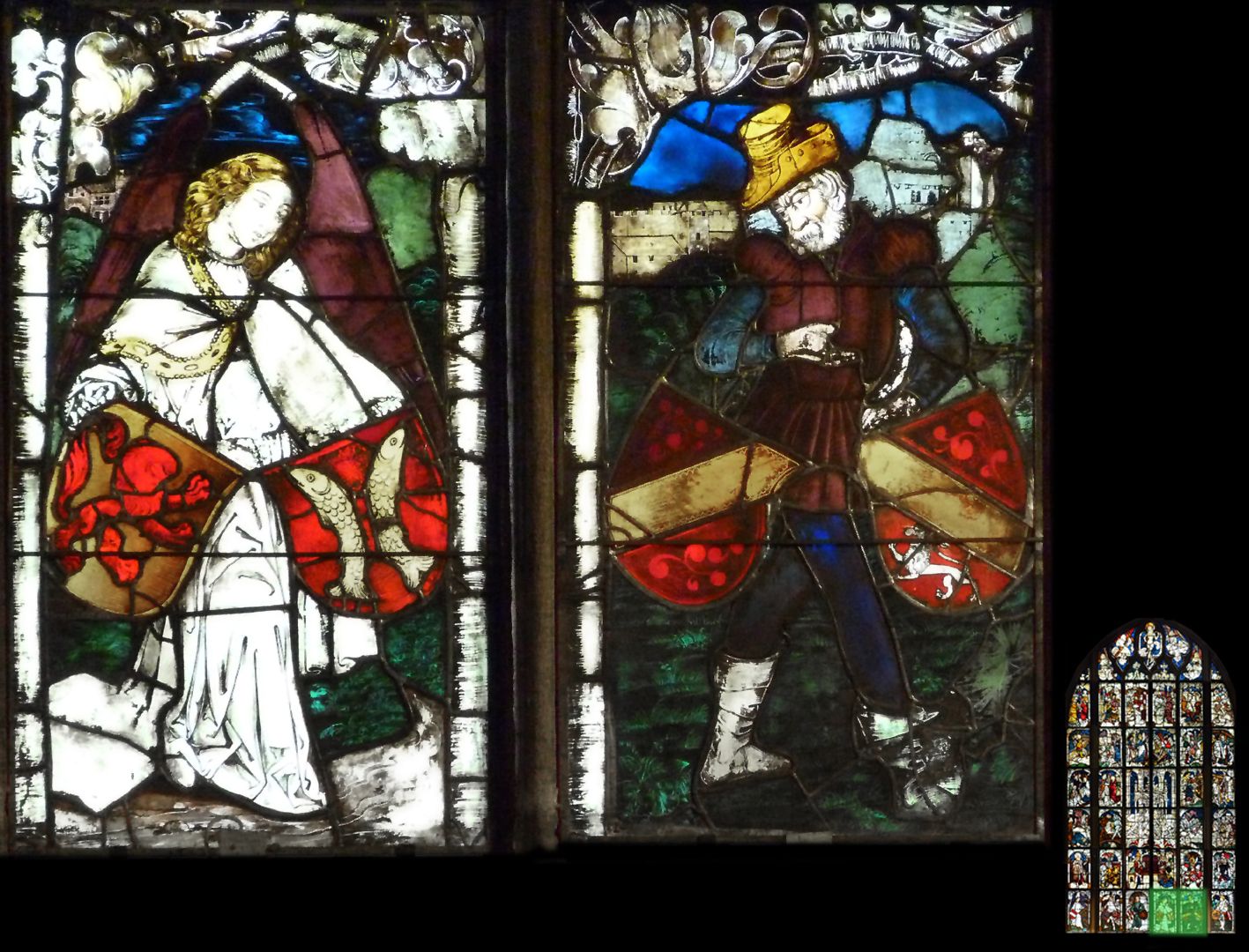 Kaiserfenster Links: Engel mit den Wappen der Grafschaft Habsburg und der Grafschaft Pfirt, rechts: Schildknappe mit den Wappen der Landgrafschaft Elsass und der Grafschaft Kyburg