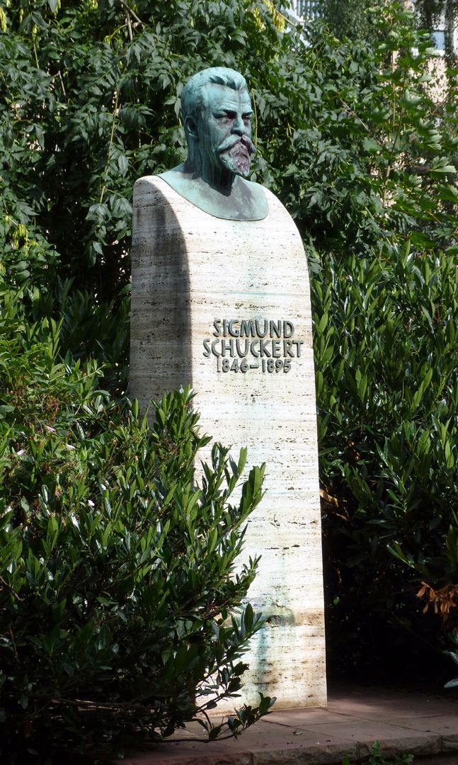 Sigmund-Schuckert-Denkmal Gesamtansicht