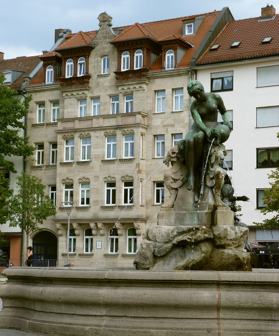 Nymphenbrunnen Detail mit Nymphe