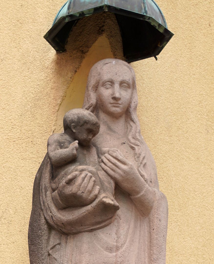 Maria mit dem Jesuskind Frontalansicht, Oberkörper